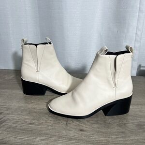 Mercedes Castillo Xandra ankle boots